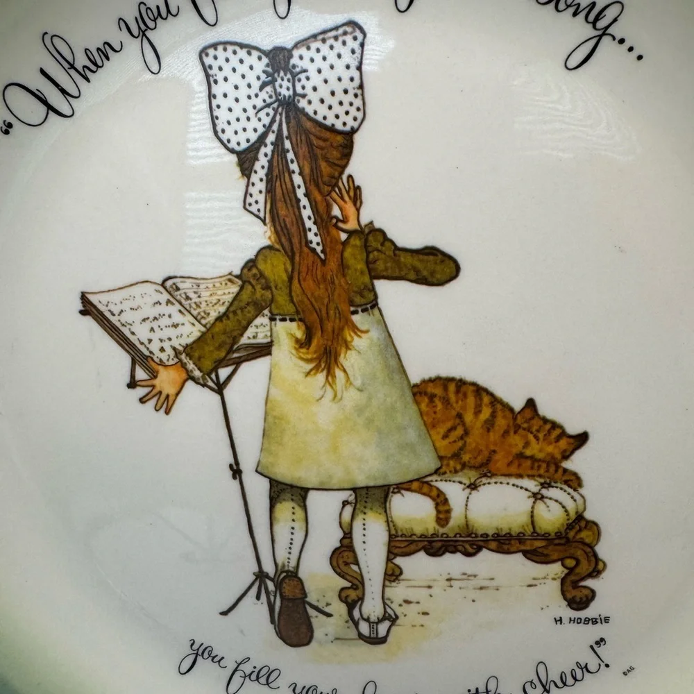 Holly Hobbie Collector Edition Plate 10.3/8th Made USA By American Greeting Mint